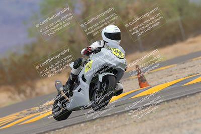 media/Sep-10-2022-SoCal Trackdays (Sat) [[a5bf35bb4a]]/Turn 6 (1140am)/